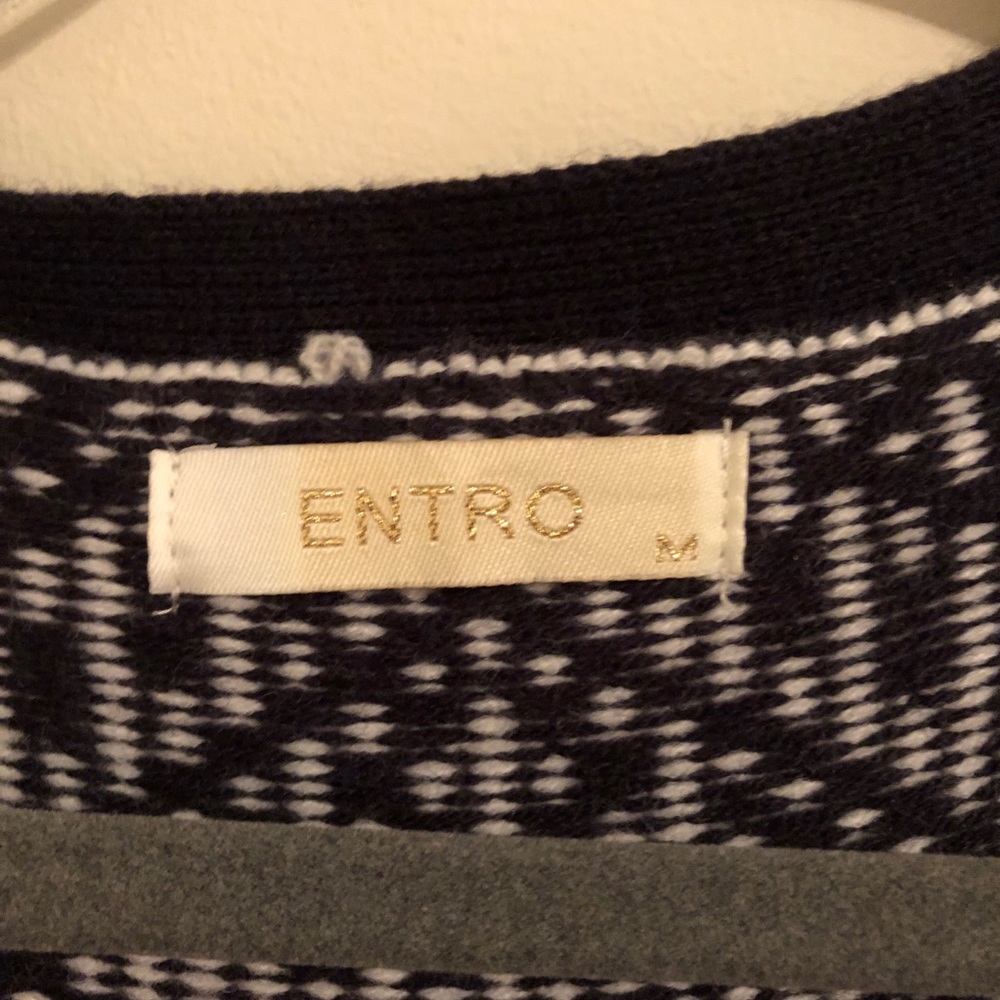 ENTRO • Cardigan - Picture 2 of 6